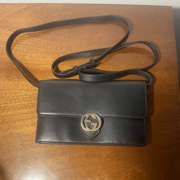 AUTHENTIC Gucci Icon Wallet On Strap